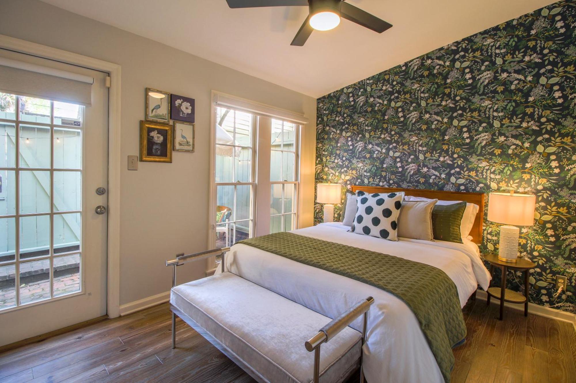 Private Patio Retreat In Charming Downtown Daire Savannah Dış mekan fotoğraf